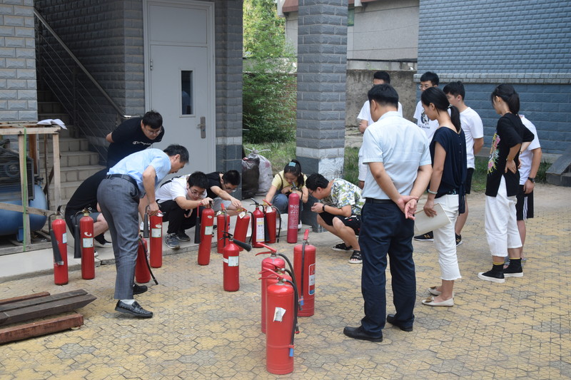 能源所组织研究生开展消防安全演练